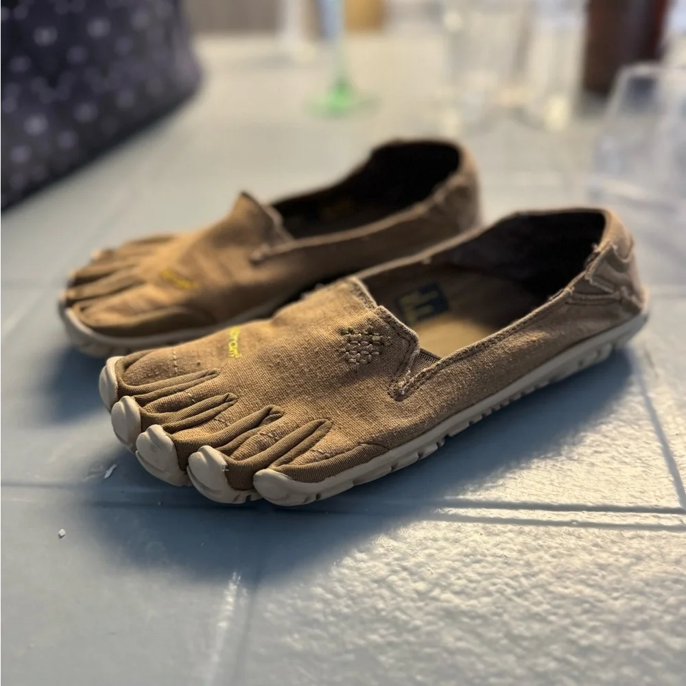 Sold - Picture 3 of 7